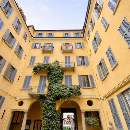 Luxury Design In The Heart Of Apartament Mediolan