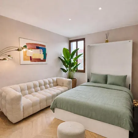 Luxury Design In The Heart Of Apartament *